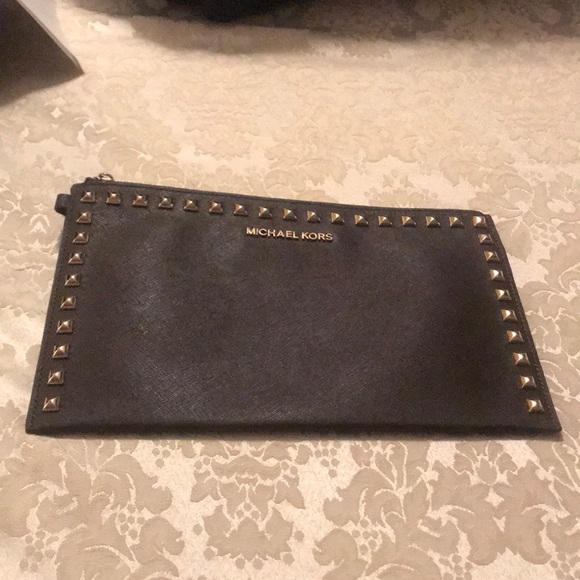 Michael Kors Handbags - Michael Kors Clutch